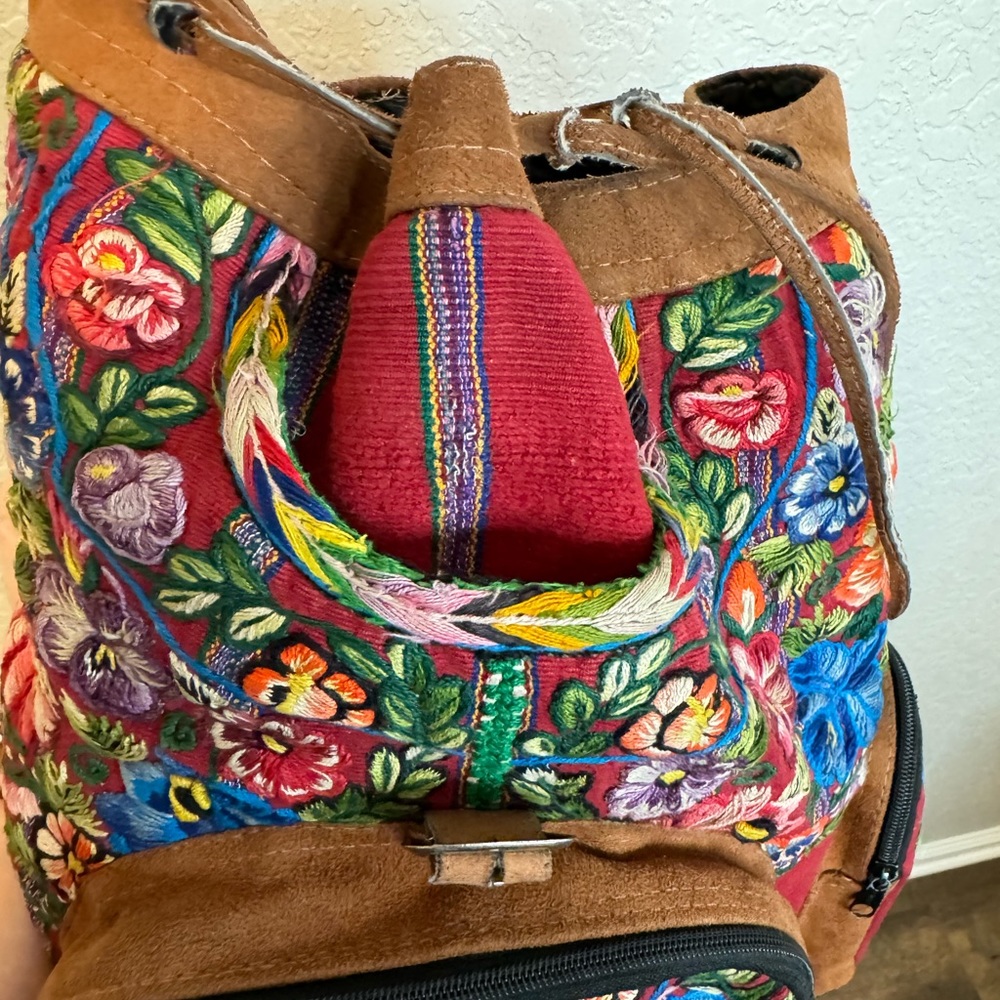 Beautiful Floral Embroidered Backpack - Picture 10 of 12